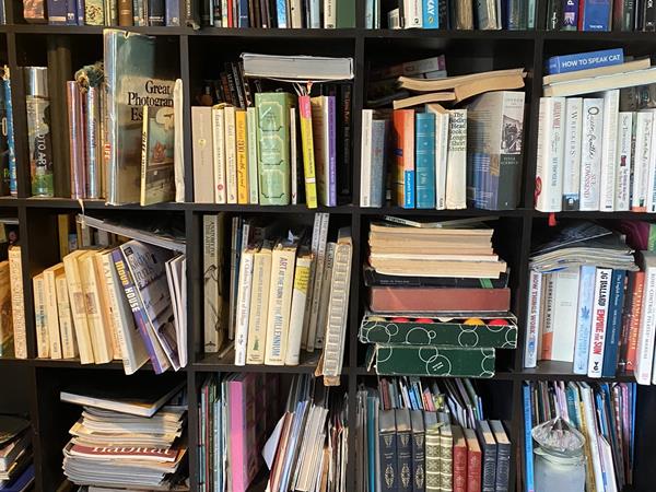 How to declutter your books ready for Happy self storage.